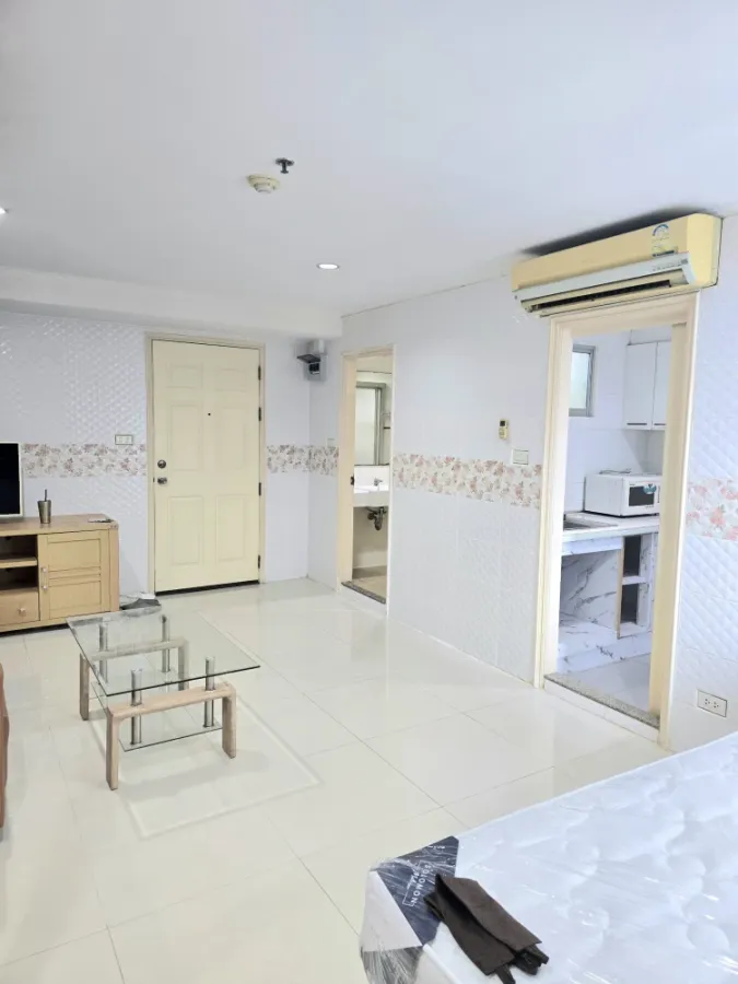 Condo for rent, Lumpini Ville Sukhumvit 77, ready to move in, affordable price. I'm telling you, if you miss out, you'll regret it later.