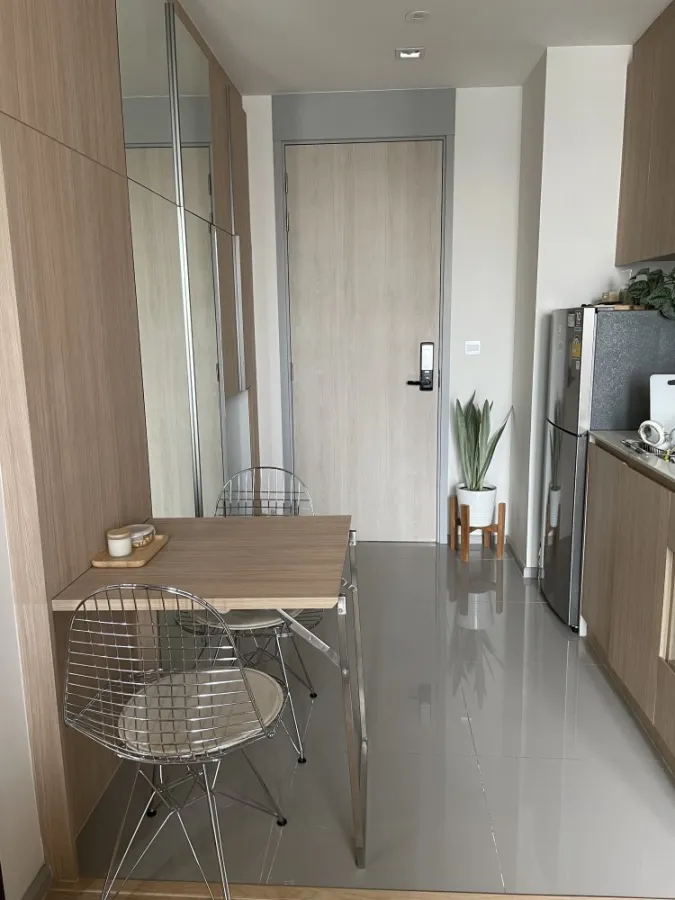 Condo for sale, M Jatujak, high floor, clear view, pet friendly Close to many train lines It's very convenient to travel.
