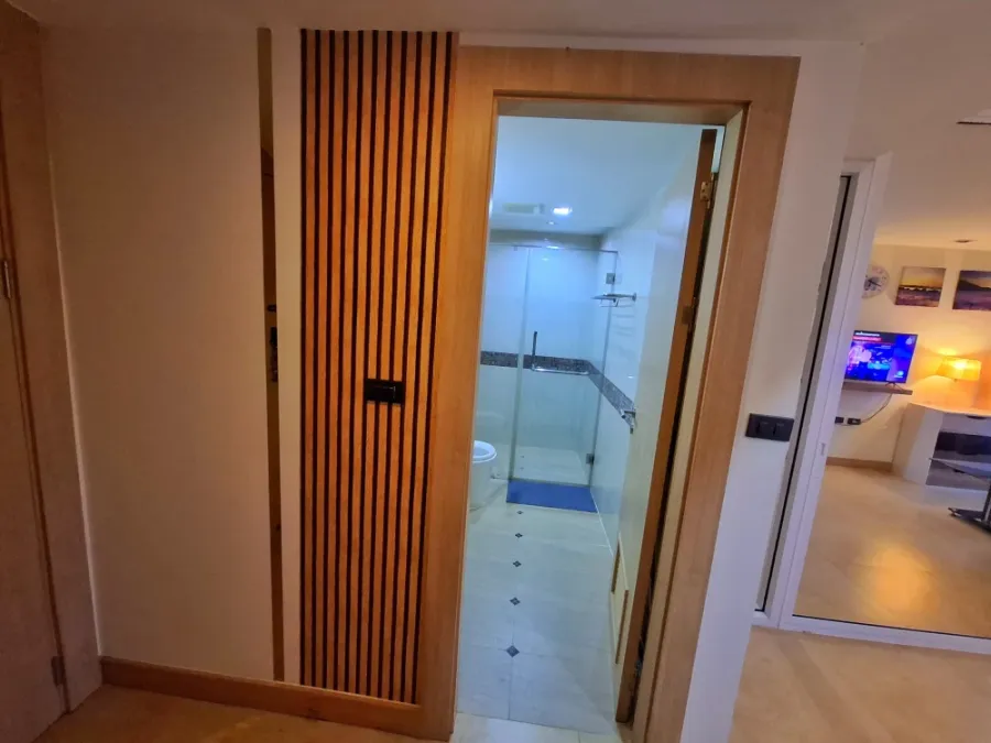 For sale or rent: The Cliff (South Pattaya) on Pratumnak Hill, Pattaya. Fully furnished room with beautiful sea view. Reserve now!