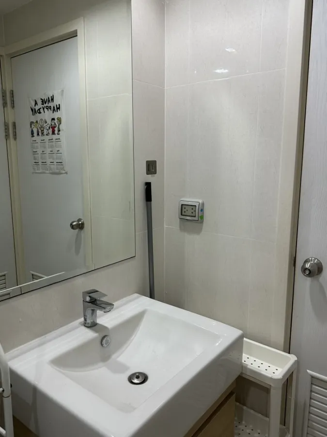 Urgent sale!! Condo Metro Luxe Kaset, 3rd floor, Building B, fully furnished room, good price, ready to move in, hurry and reserve now!!