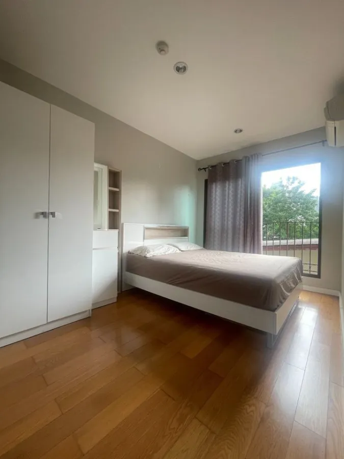 ให้เช่า Condolette Dwell Sukhumvit 26 วิวต้นไม้ ไม่ร้อน เฟอร์นิเจอร์ครบ โซฟานั่งสบาย รีบจองเลยจ้า