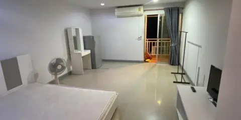 ให้เช่า รีเจ้นท์ โฮม 7 สุขุมวิท ห้องตกแต่งโทนสีขาว สว่าง สบายตา น่าอยู่สุดๆ พลาดแล้วจะเสียใจ