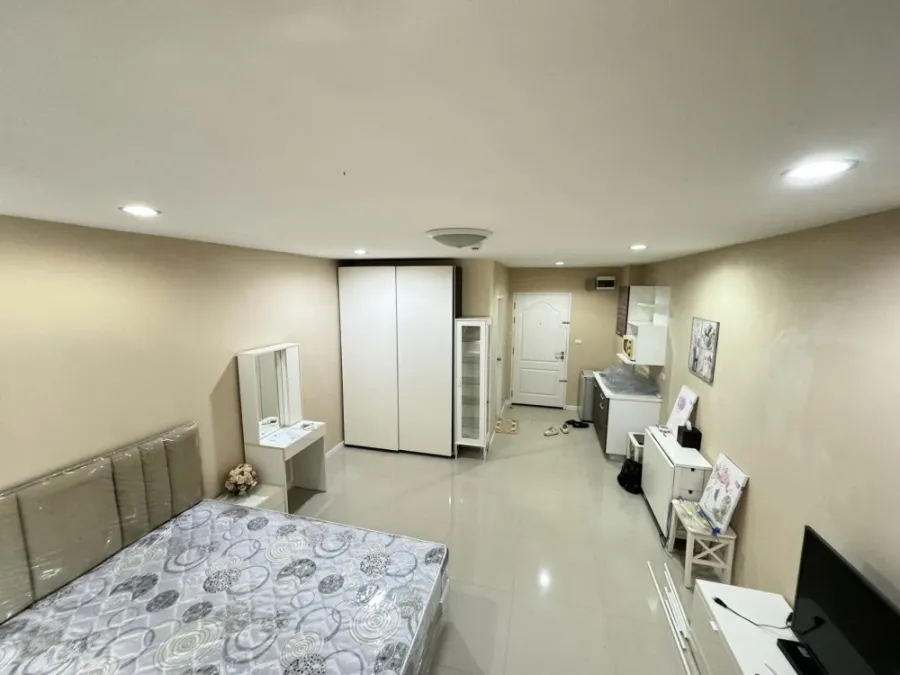 For rent Sense of London ห้องสะอาดน่าอยู่สุดๆ เตียงใหญ่หนานุ่มน่านอน หิ้วกระเป๋าเข้าอยู่เลย!!