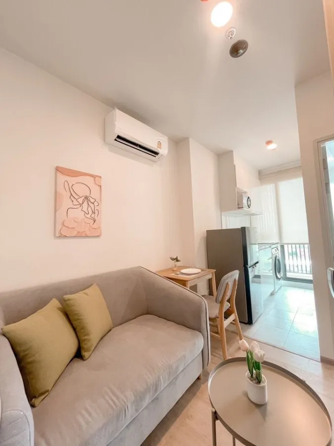 For rent: Chewathai Kaset Nawamin, white-toned room, comfortable to the eyes, affordable price, complete here, hurry and reserve now.