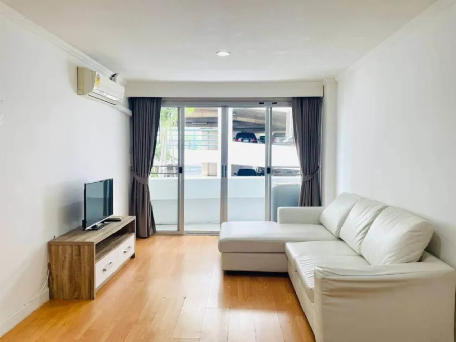 For rent, The Waterford Rama 4, ready to move in, convenient transportation, don't wait.