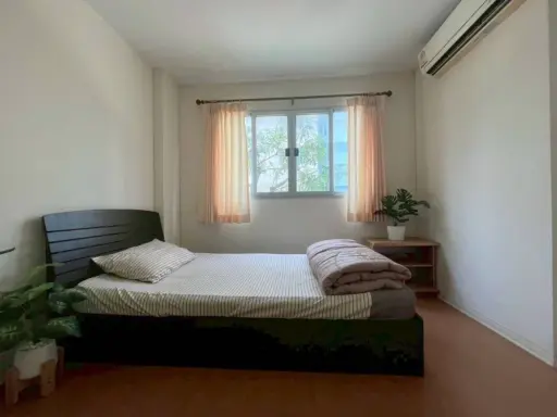 For rent: Lumpini Condo Town Rattanathibet. Nice room, fully furnished with appliances. Book now! Don't miss out! +++