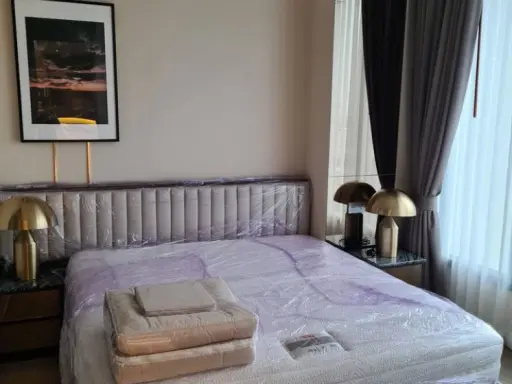 For rent, The Esse Asoke, luxury condo decorated with Modern Classic Luxury, premium view Must be this room. Don't miss it.