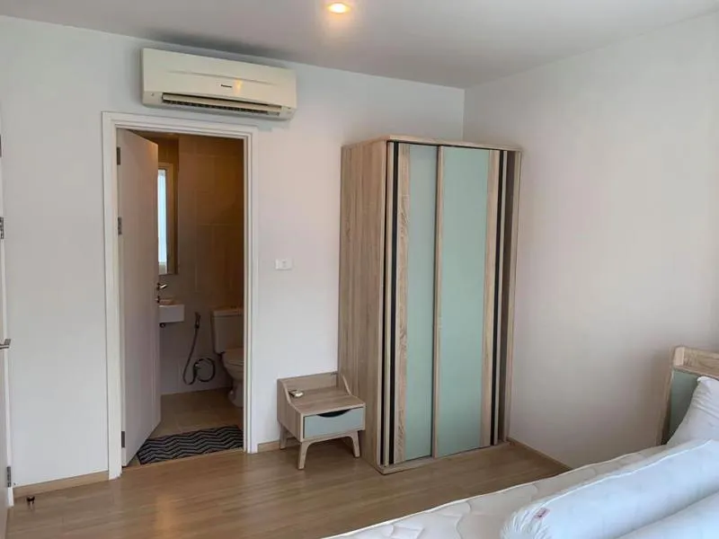 Condo for rent, The Base Chaengwattana, beautiful room, good condition, like new, beautiful view, pool view, suitable for all ages. Hurry up.