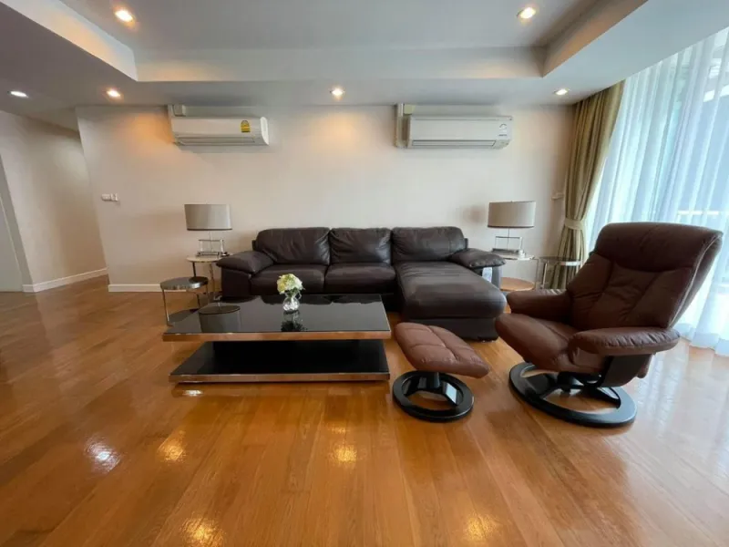 คอนโด จามจุรี สแควร์ เรสซิเด้นส์ 3 ห้องนอน 4 ห้องน้ำ พร้อมห้องแม่บ้าน ห้องใหญ่ แบบนี้หาไม่ได้แล้ว