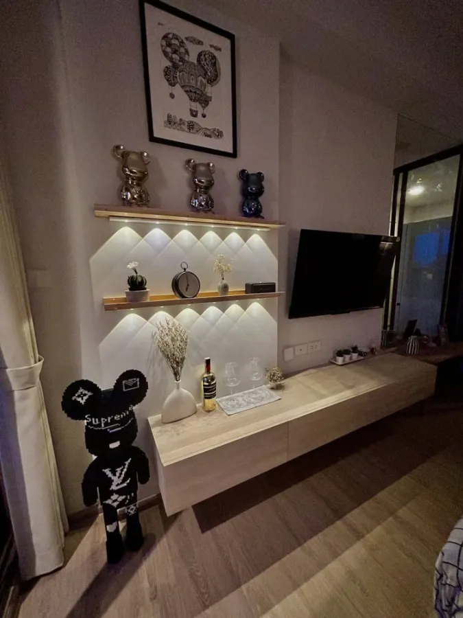 For rent: QUIN TARA MHy'ZEN Phrom Phong, a beautifully decorated room with complete furniture and electrical appliances. You can reserve it today.