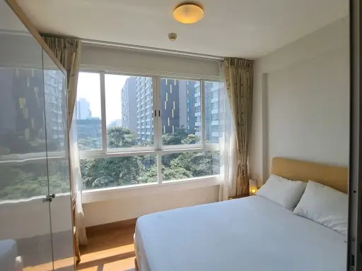 ให้เช่า i-biza Condominium RCA ชั้น 5 วิวสระ แต่งครบ พร้อมอยู่ จองเลย ห้ามพลาด