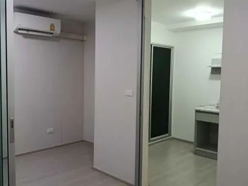 For sale: Plum Condo Ramkhamhaeng 60 Interchange, empty room, ready amenities. Drag your bag here.