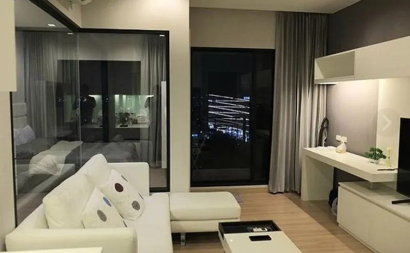 ให้เช่า Urbano Absolute สาทร-ตากสิน ห้องตกแต่งสวย ดูเรียบง่าย โทนเทาอบอุ่น วิวดี เฟอร์ครบ