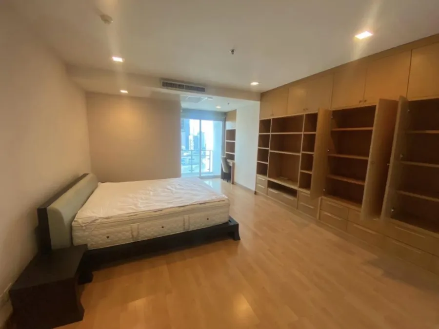 For sale, Nusasiri Grand, 2 bedrooms, spacious room, fully furnished, ready to move in immediately, book now, don't miss it.
