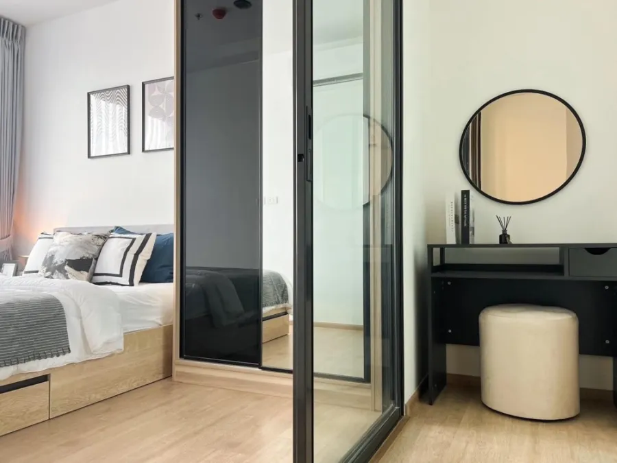 For rent Chewathai Kaset Nawamin, bright, comfortable room. Fully decorated with furniture and electrical appliances ready to use.