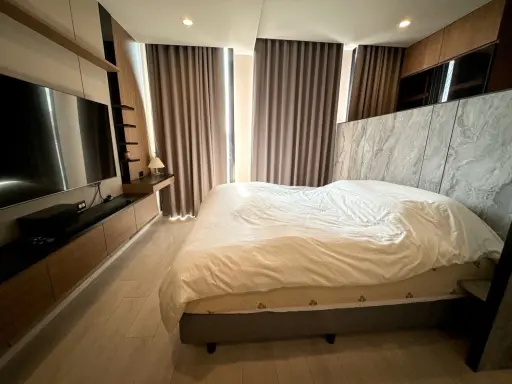 For rent: Noble Ploenchit, beautiful room, decorated with elegant built-ins throughout the room. The room is not cramped or uncomfortable. Ready to mo images