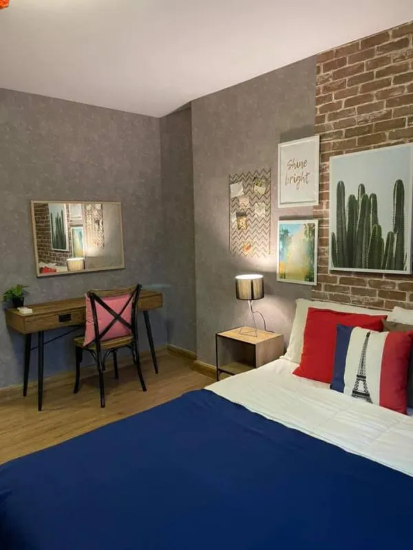For rent plum condo paholyothin 89 rooms are very overpriced. Wall bang very fast, not booking is a big mistake.