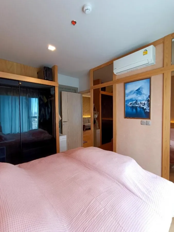 Condo for sale, Life Asoke-Rama 9, 15th floor, north, with Buit-In furniture, partition room Hurry up to reserve before you miss it.