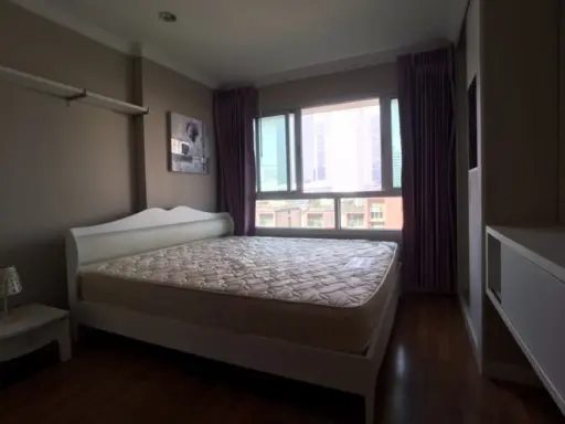 For rent, Lumpini Place Rama 9-Ratchada, 1 bedroom, lots of space, great view, want to be the owner, hurry up.