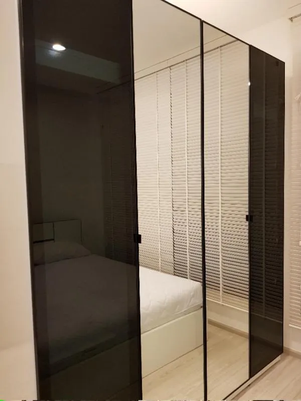 Condo for sale: Ideo Mobi Sukhumvit Eastgate, high floor, pool view, fully furnished, ready to move in.