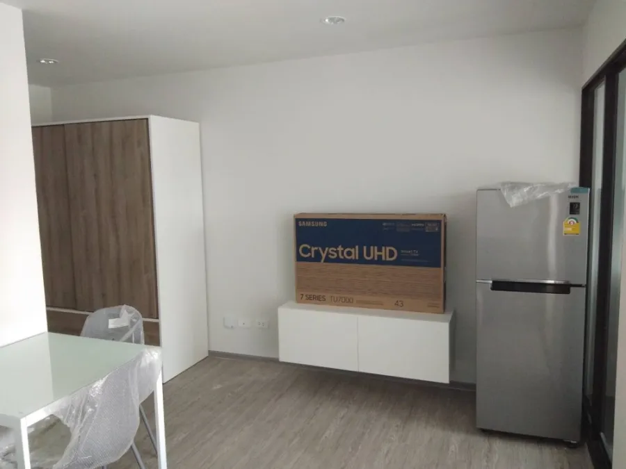 For rent, REACH Phahonyothin 52, Building F, 2nd floor, with furniture and electrical appliances. Book now, don't miss it.