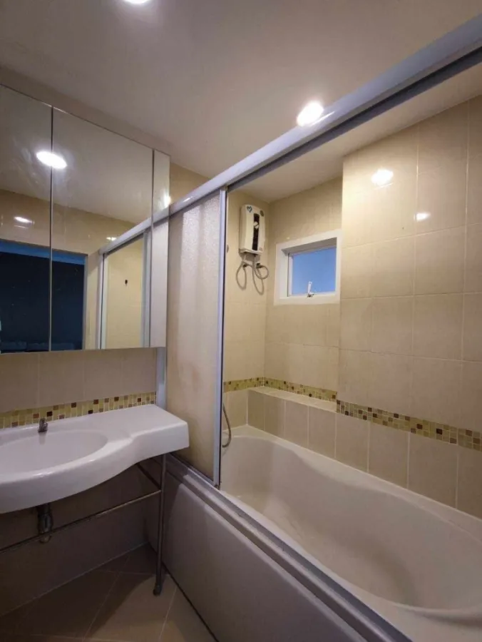 ให้เช่า ไลฟ์ แอท รัชดา (ลาดพร้าว 36) ชั้น 16 ชั้นสูง Private วิวสวย ห้องกว้าง อยู่สบาย จองเลยจ้า