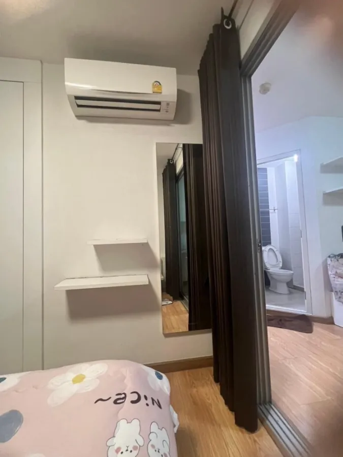 For sale: The Trust Residence Pinklao (Borommaratchachonnani). White room, comfortable to the eye, separated by glass partitions. Book now.