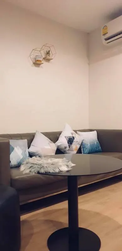 For Rent Condo Ideo Sathorn-Thapra Very nice decorated room Tight furniture, tight electrical appliances Don't wait, hurry and book now.