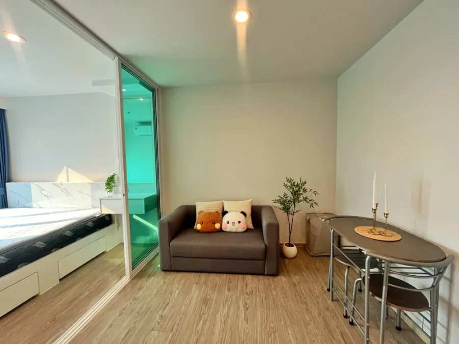 For rent: Regent Home Bangna, high floor unit, fully furnished. Book now!