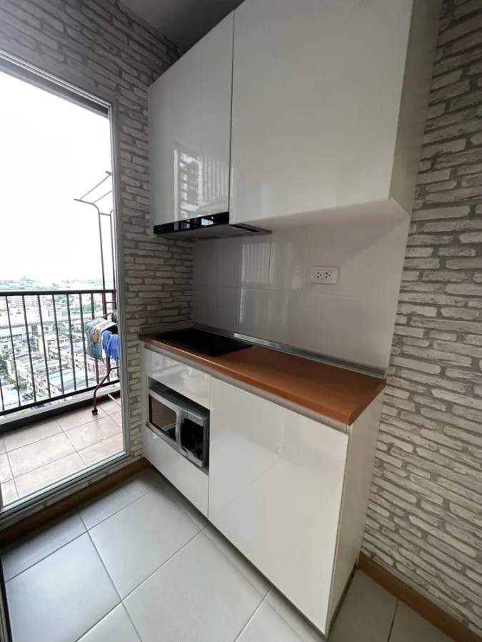 For rent, The President Sathorn-Ratchapruek, 2nd floor, 18th floor, unblocked view, nice room, well furnished, hurry and book now.
