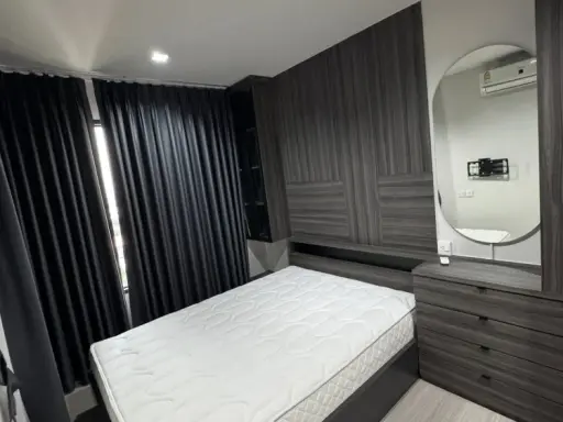 Condo for rent at Life Sathorn-Sierra. Nice unit, fully furnished, 26th floor with great views. Move in soon! images