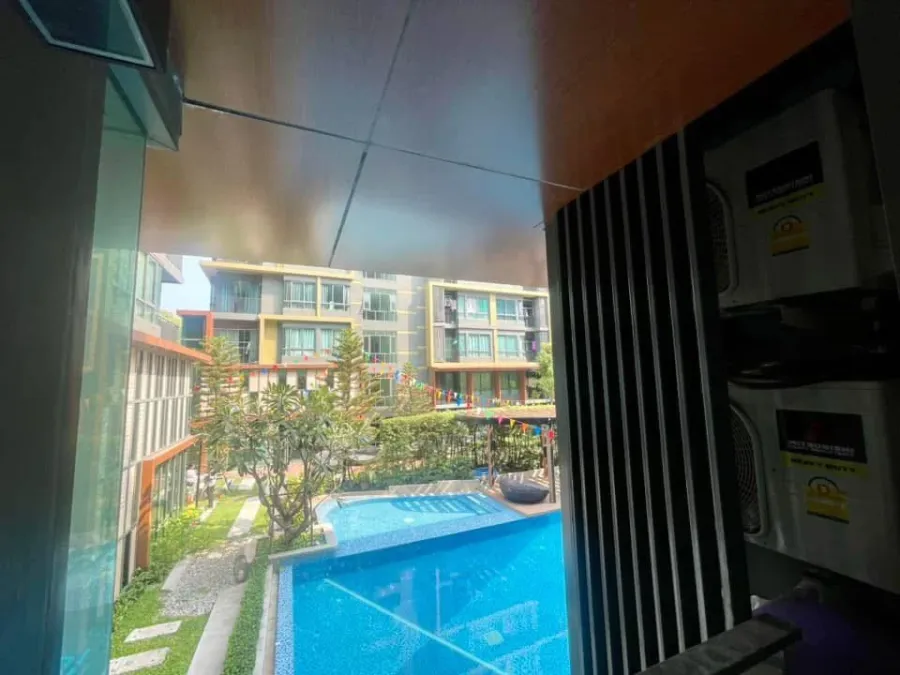 Selling a lovely condo at Metro Luxe Rose Gold Phahol-Sutthisan, second floor. Spacious and comfortable. Book now!