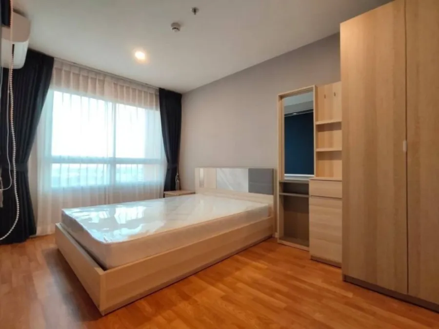 Condo for rent Lumpini Ville Phatthanakan-Srinakarin. Swimming pool view Fully furnished, ready to move in
