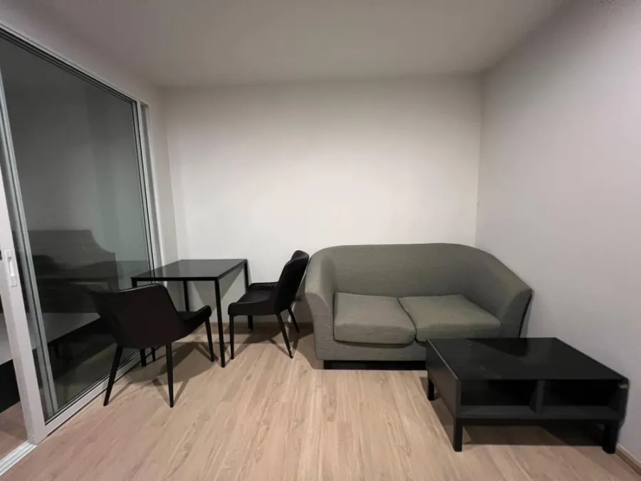 For rent, Premio Quinto, a room on the edge, separating the bedroom complete electrical appliances Hurry up to reserve before it's gone.