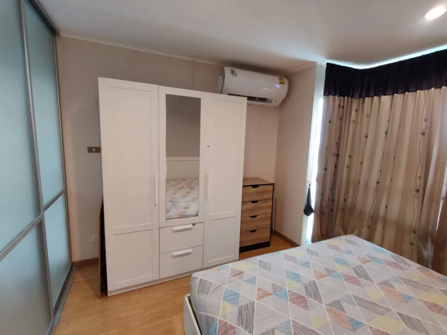 For sale: U Delight Bang Sue Station, large room, lots of usable space. The high floor corner room is very quiet. North balcony, urgent