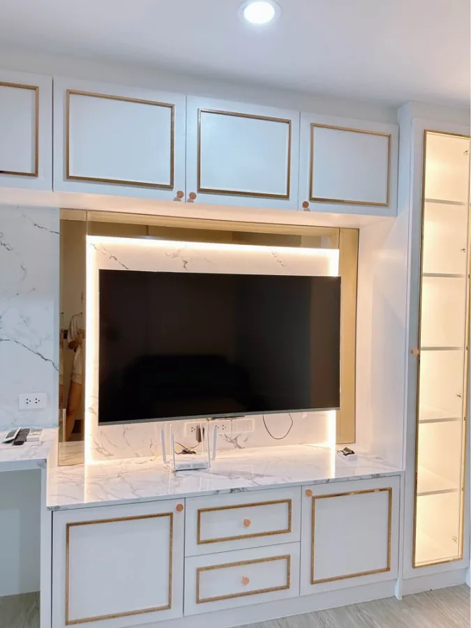 For rent RYE CONDO SUKHUMVIT 101/1, beautiful built-in furniture, Minimal LUXURY style, book now.