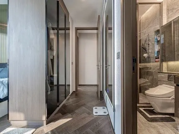 ขาย ดิ เอส สุขุมวิท 36 ชั้น 26 นสูง ห้องนั่งเล่นวิวแม่น้ำเจ้าพระยา ห้องนอนวิวเมือง จองเลย ห้ามพลาด