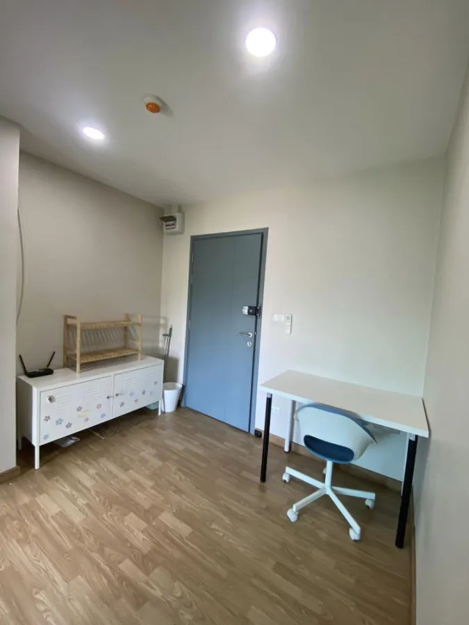 For rent: BE Condo room, ready to move in, complete with furniture and electrical appliances. If you don't reserve, you'll regret it later.