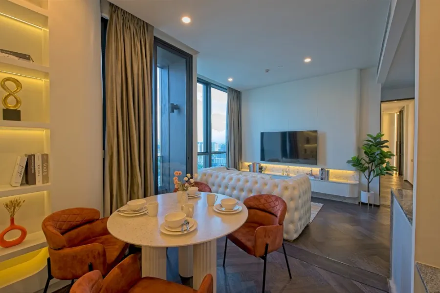 Condo for sale, The Es Sukhumvit 36, beautifully decorated room, fully built-in, fully furnished, just drag your suitcase in and move in.