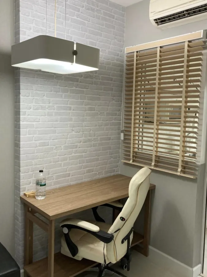 For rent, The Room Ratchada-Ladprao, spacious view, cool breeze Install wallpaper well. Hurry up to reserve.