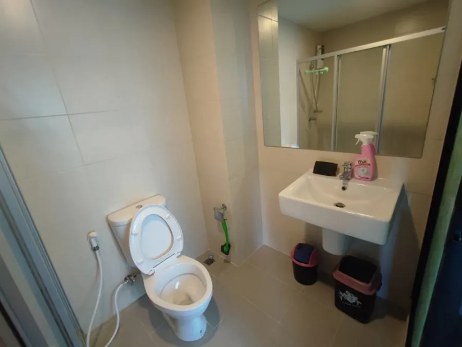 For rent: Kensington Sriracha Condo, spacious and comfortable room, fully furnished, complete with amenities. Book now before you miss out!!
