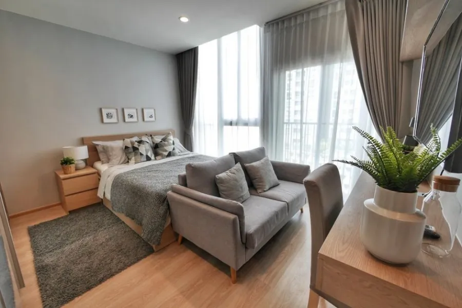 For rent, Noble Revolve Ratchada 2, garden view, fully furnished, minimal style, very livable, don't just look at it, hurry to reserve.