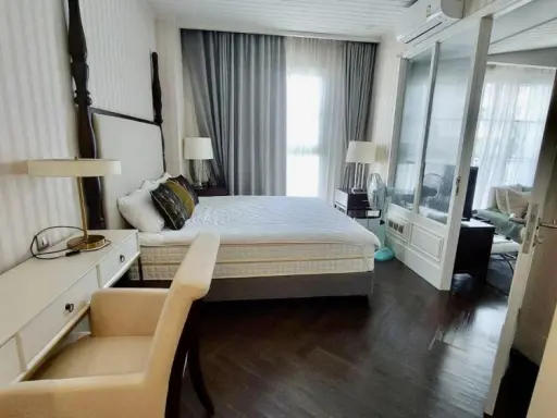 For rent, Grand Florida Beachfront Condo Resort Pattaya (Jomtien), awesome built-ins, corner room, pool view, book now. images
