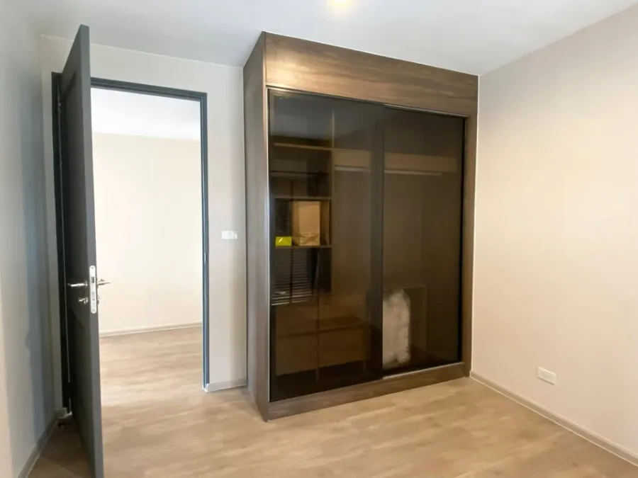 For sale Noble Above Ruamrudee ชั้น 8. Corner unit. ระเบียงใหญ่ ซื้ออยู่เองก็ดี ลงทุนก็ปัง จองเลย