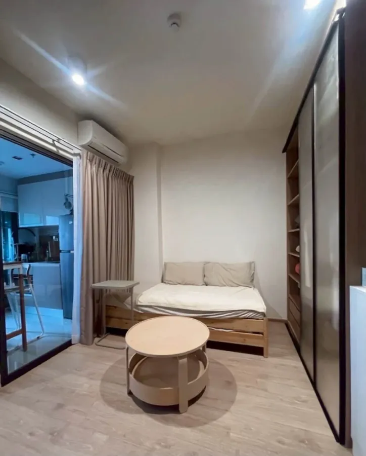 ให้เช่า IDEO RAMA 9–ASOKE 1 ห้องนอน มาพร้อมส่วนกลางและเฟอร์นิเจอร์ครบครัน พลาดแล้วจะเสียใจ