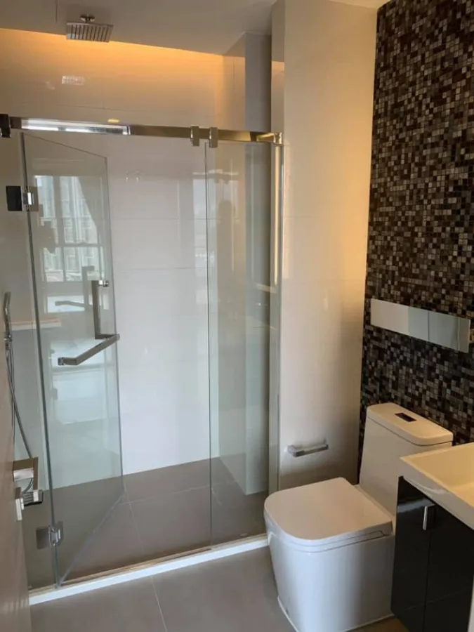 For rent The Room Sathorn-St.Louis Beautiful room, new, full furniture, high floor, great view. Book now. You can't miss it.