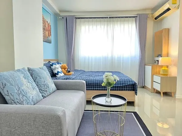 For rent: Lumpini Condo Town, Chonburi - Sukhumvit, 7th floor, corner room, beautiful room, fully furnished, very comfortable, book now, urgently.