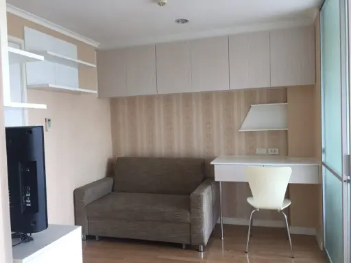 For rent, Lumpini Park Pinklao, 18th floor, beautiful city view, pleasing to the eye, decorated with wallpaper throughout the room, don't miss it.