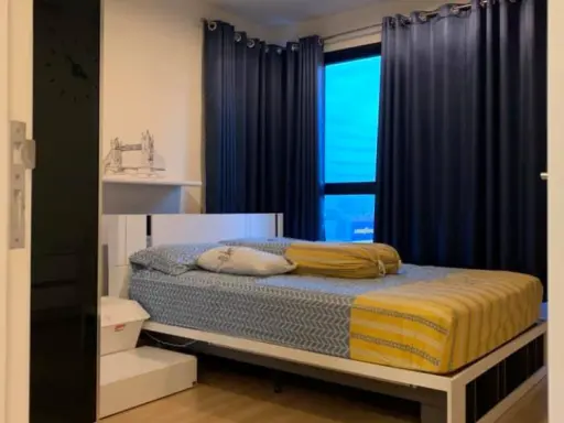 For rent, The Base Chaengwattana, beautiful room, clean, well furnished, very large screen TV, must book now, you will regret it.