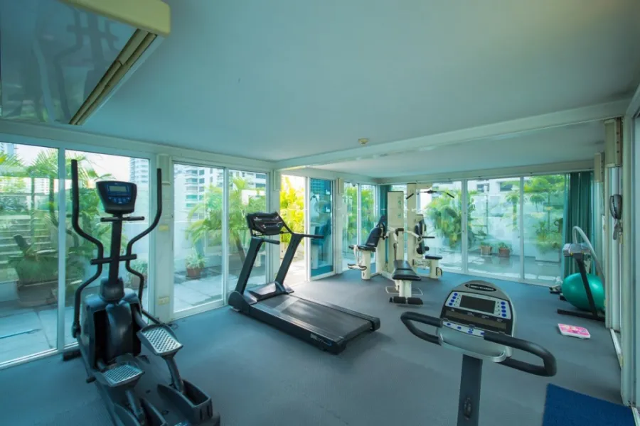 ขาย คอนโด เออร์บาน่า สุขุมวิท 15 ห้องหรู ใจกลางเมือง 4 นอน 4 น้ำ ห้องอยู่หัวมุม สวยมาก ห้ามพลาด!!